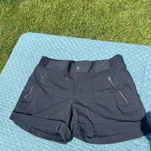 Athleta Trekkie Short Size 10 black